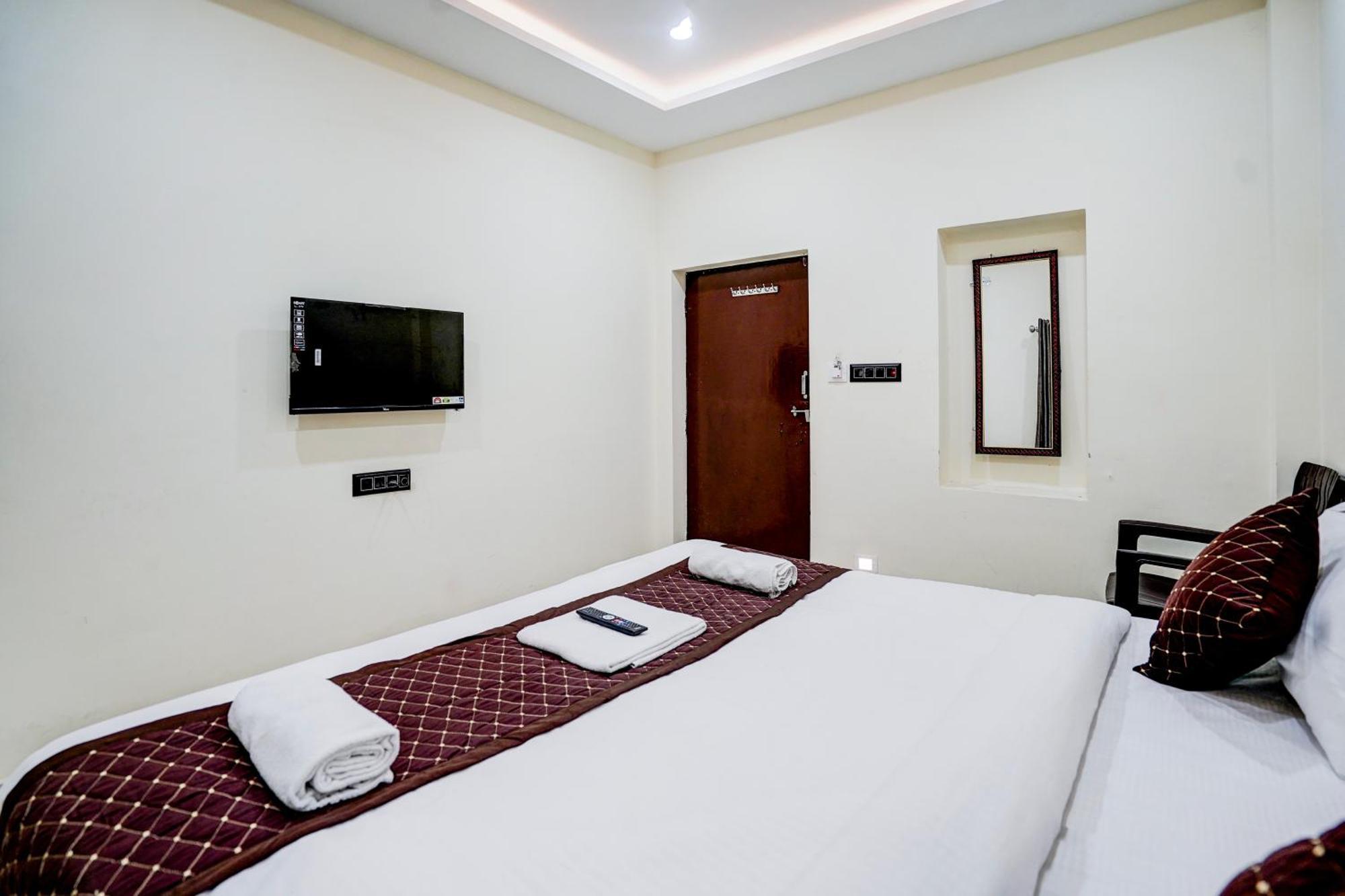 Hotel Vibe Blu- Varanasi Exterior foto