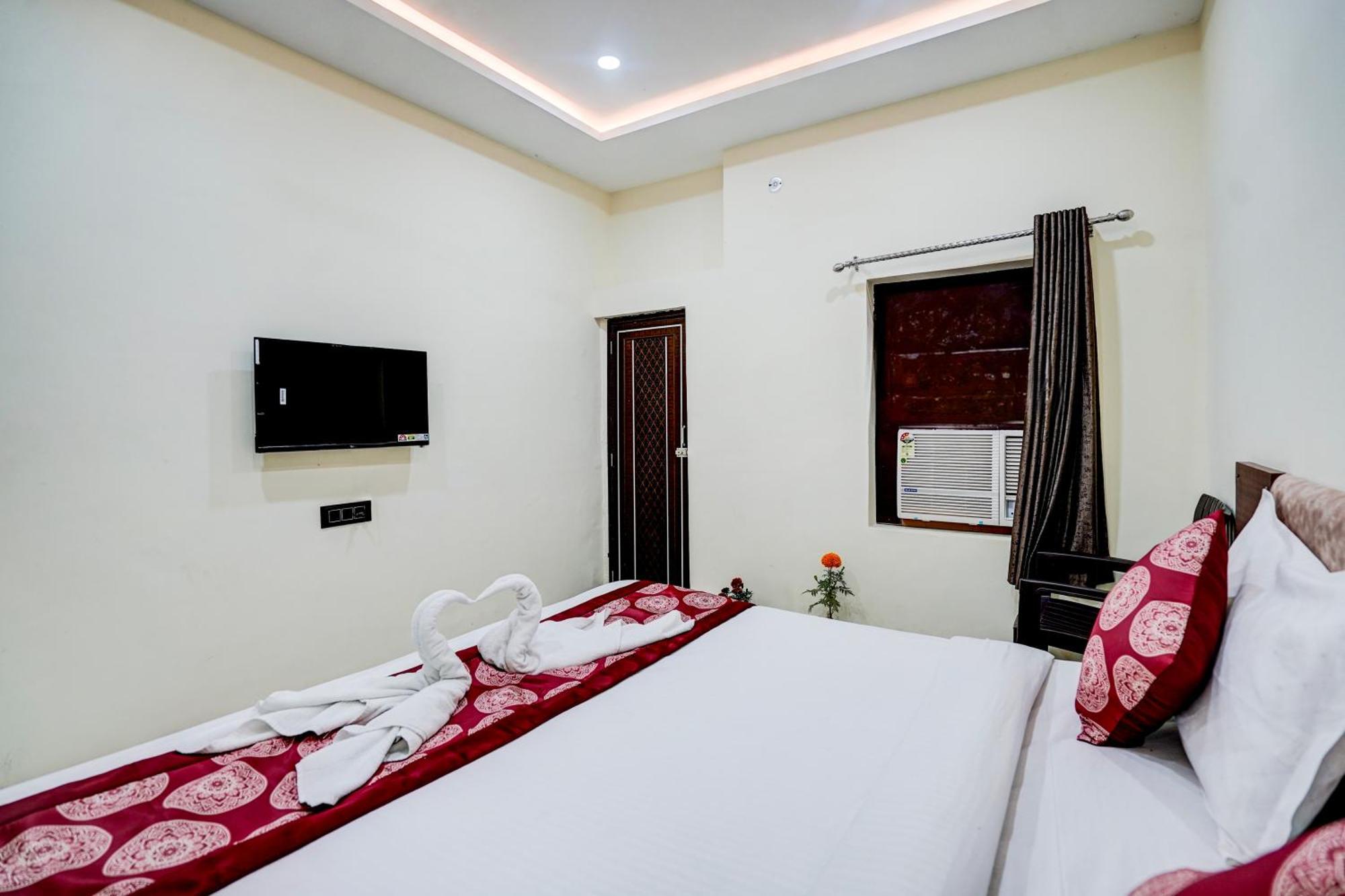 Hotel Vibe Blu- Varanasi Exterior foto